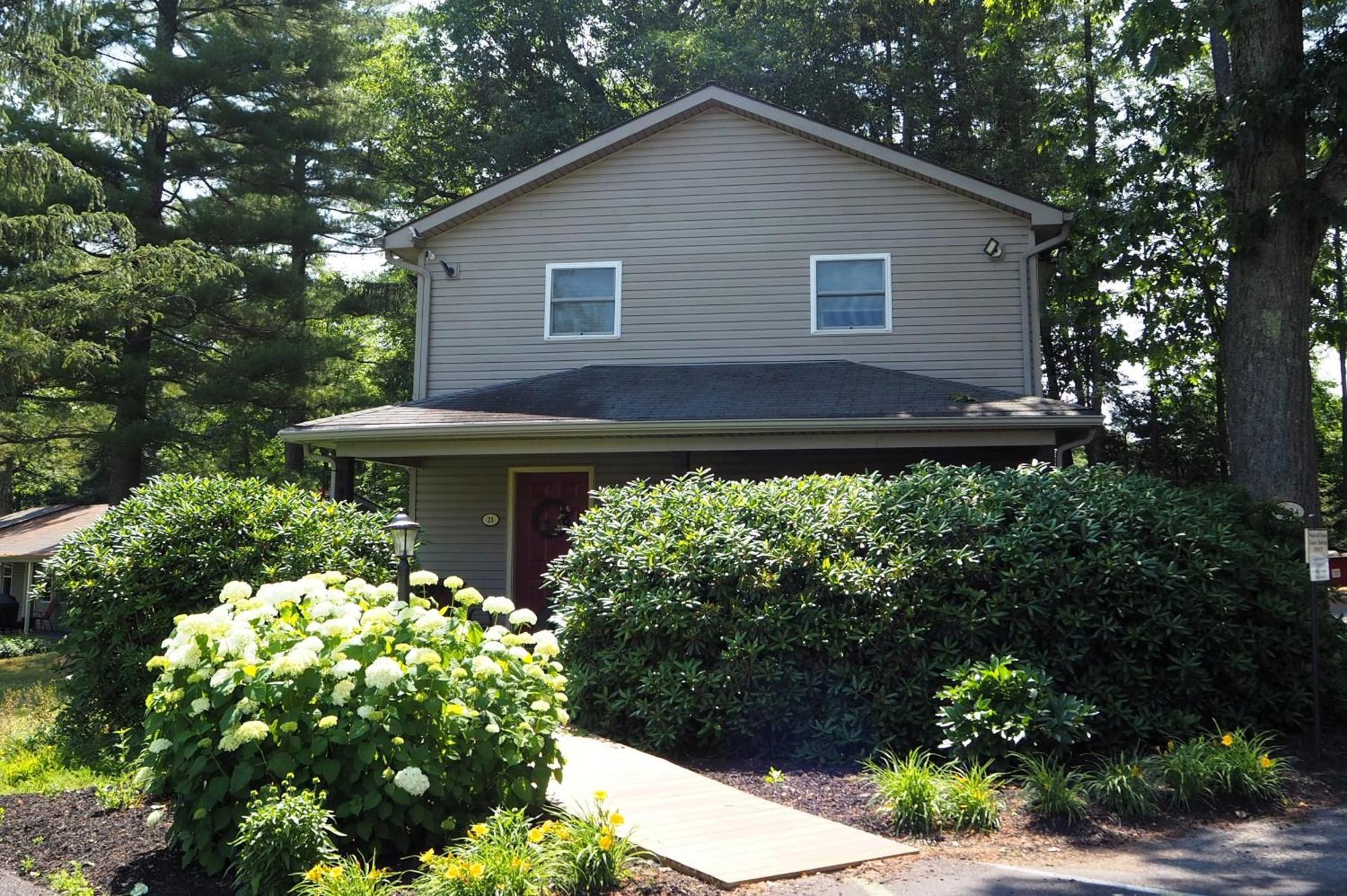 Woodfield Manor - A Sundance Vacations Property Cresco Exterior photo