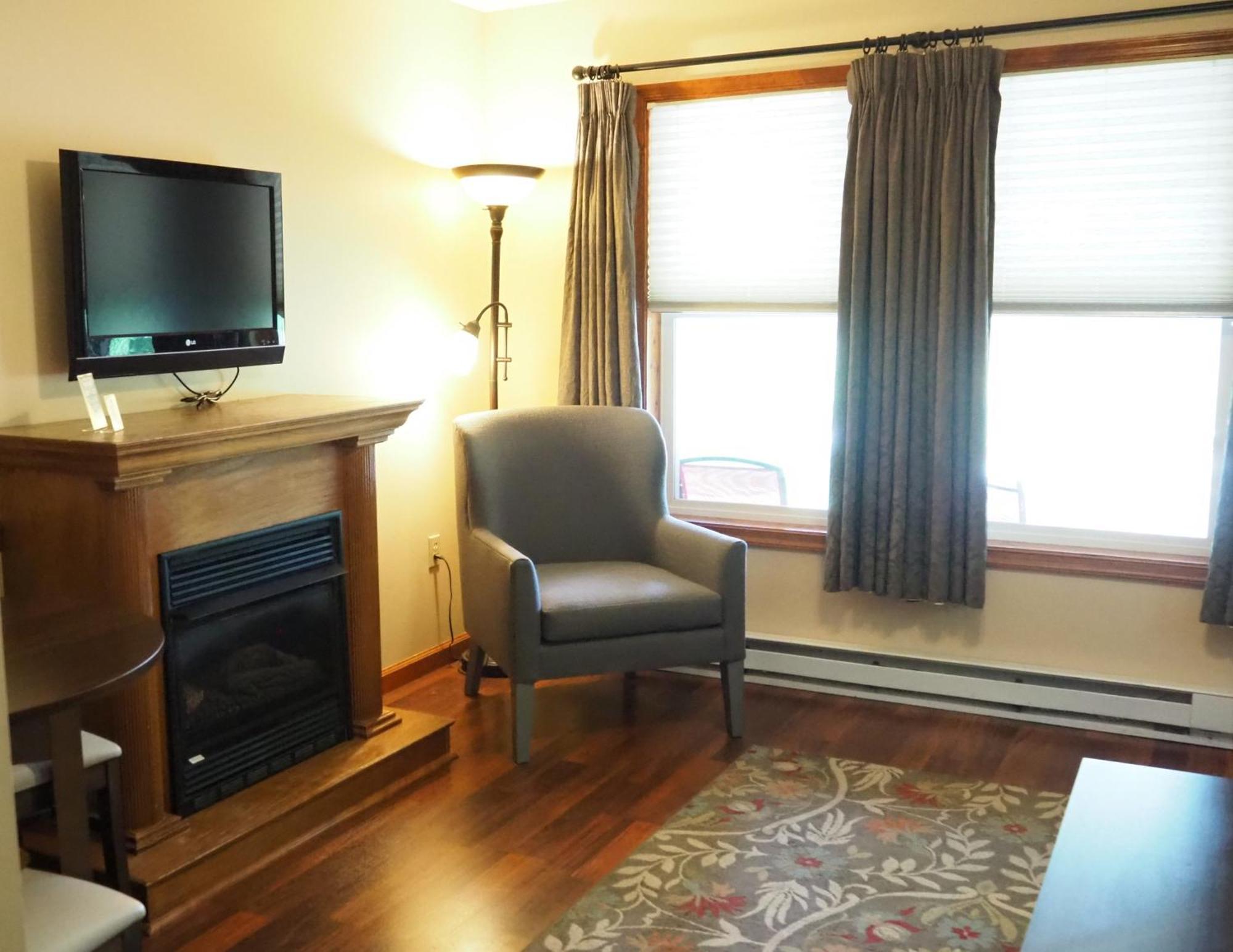Woodfield Manor - A Sundance Vacations Property Cresco Room photo